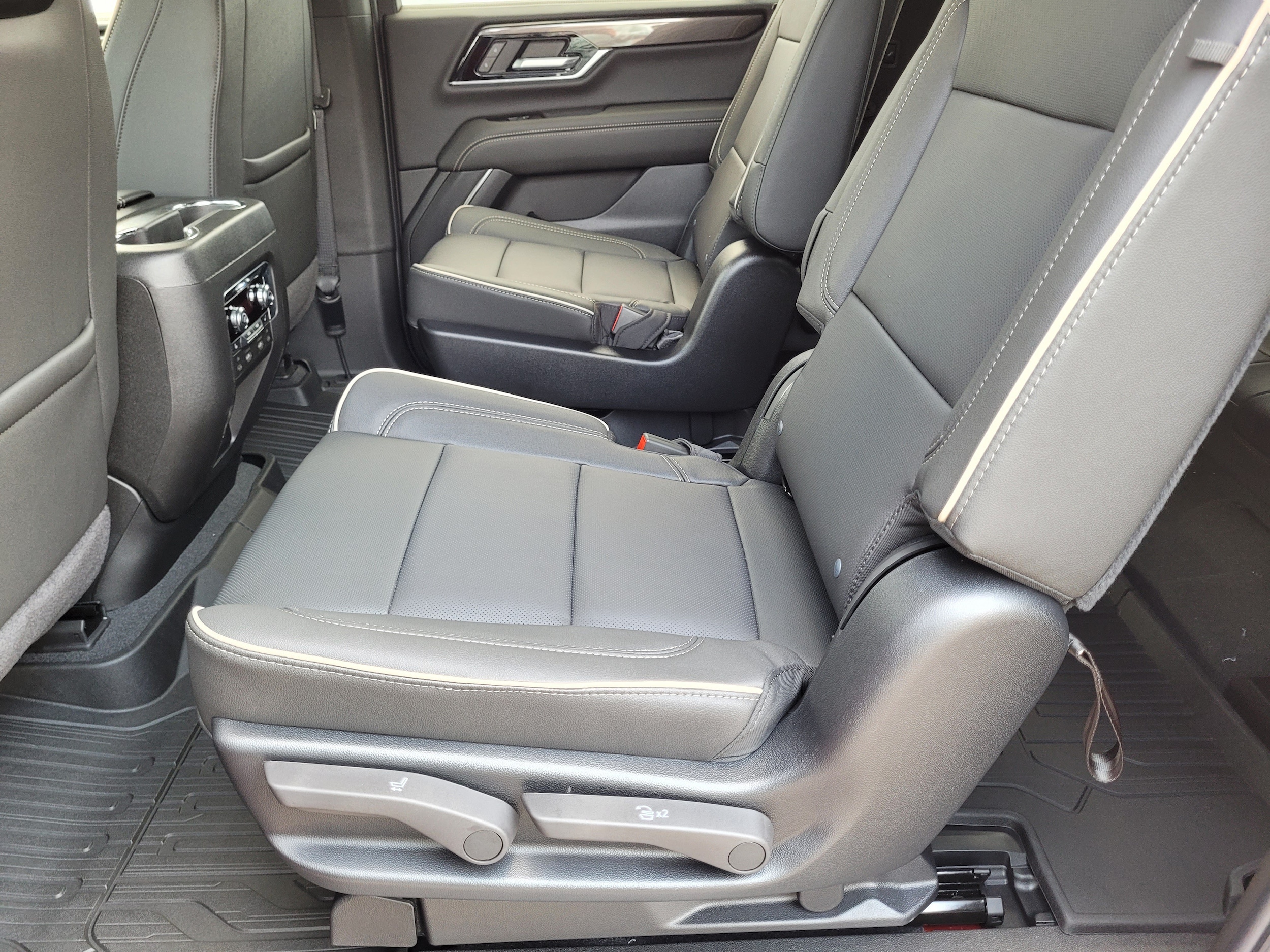 2026 GMC Yukon XL Elevation - Photo 24