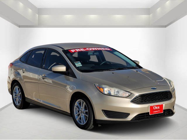 2018 Ford Focus SE's photo