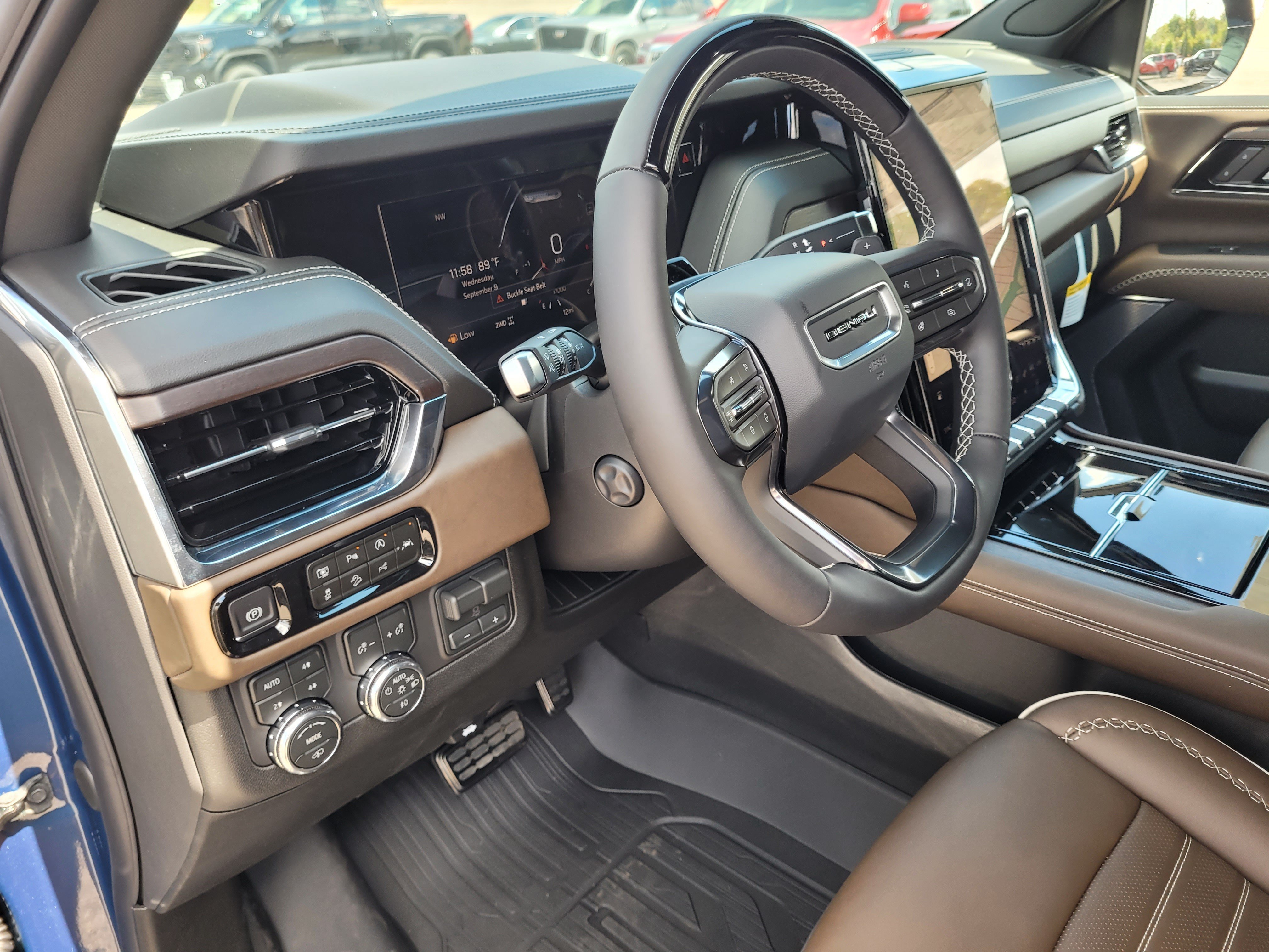 2026 GMC Yukon XL Denali Ultimate - Photo 21