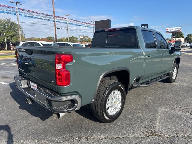 2025 Chevrolet Silverado 2500HD LT photo 4
