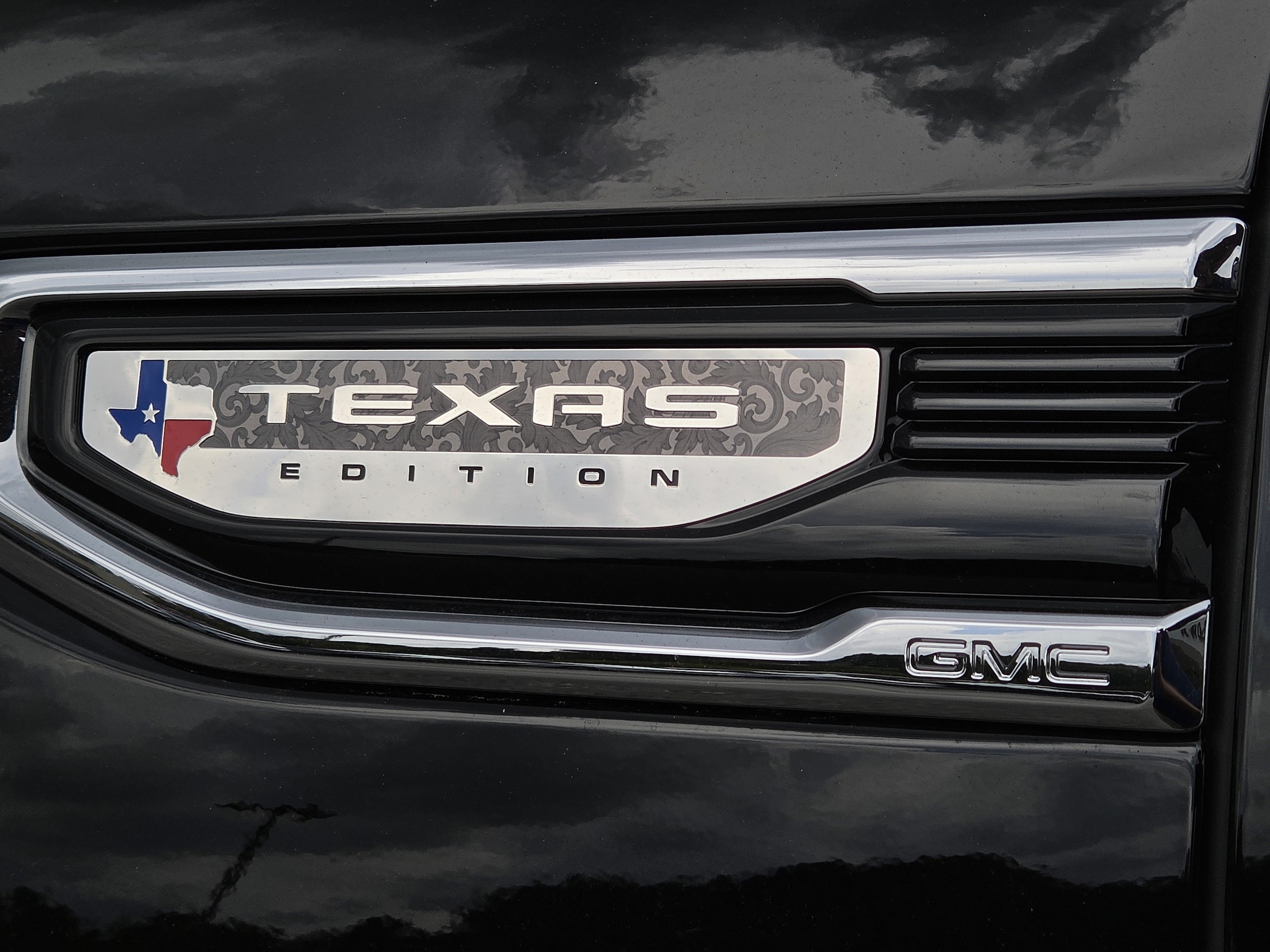 2026 GMC Sierra 1500 SLT - Photo 9