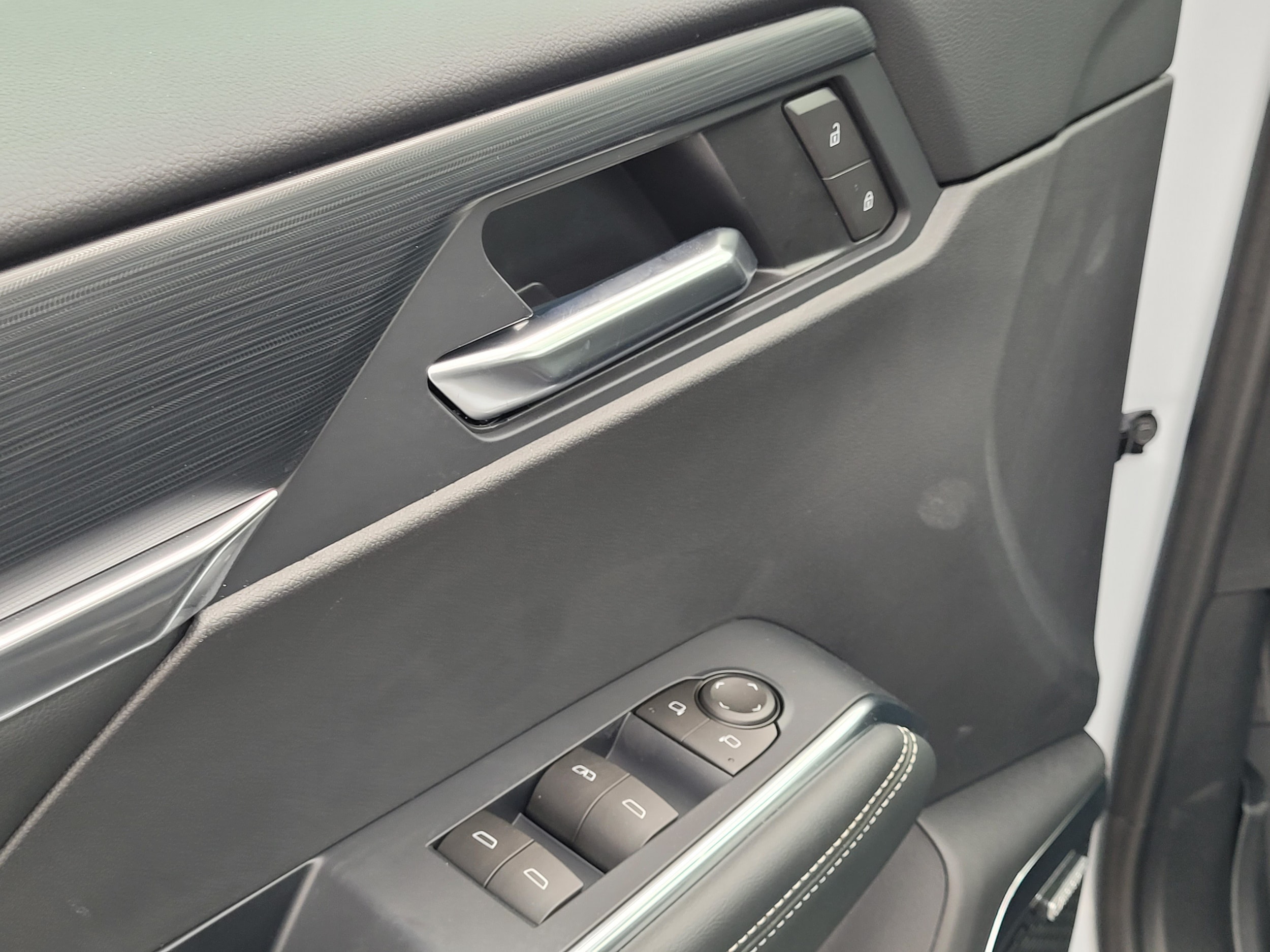 2027 GMC Acadia Elevation - Photo 23
