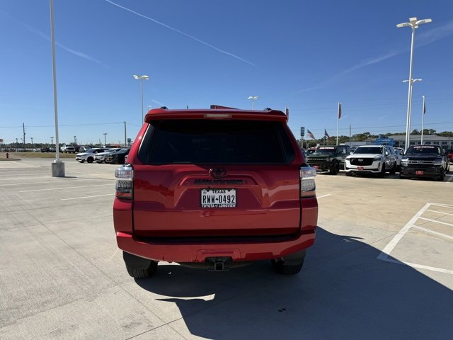 2022 Toyota 4Runner SR5 photo 3