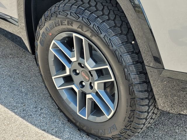 2026 GMC Terrain AT4 - Photo 7