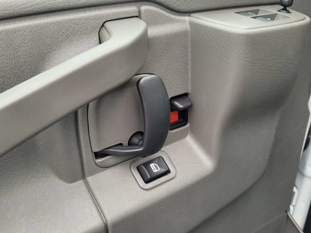2025 GMC Savana Cargo Work Van - Photo 22