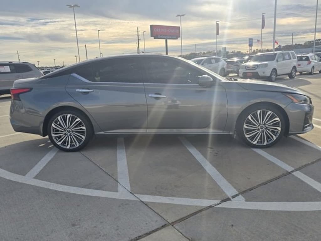 Used 2023 Nissan Altima 2.5 SL