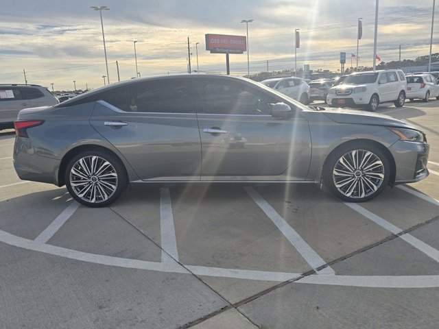 2023 Nissan Altima 2.5 SL photo 2