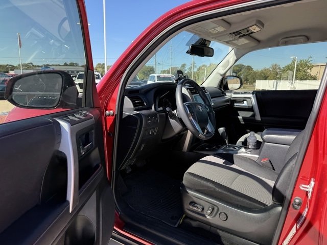 2022 Toyota 4Runner SR5 photo 4