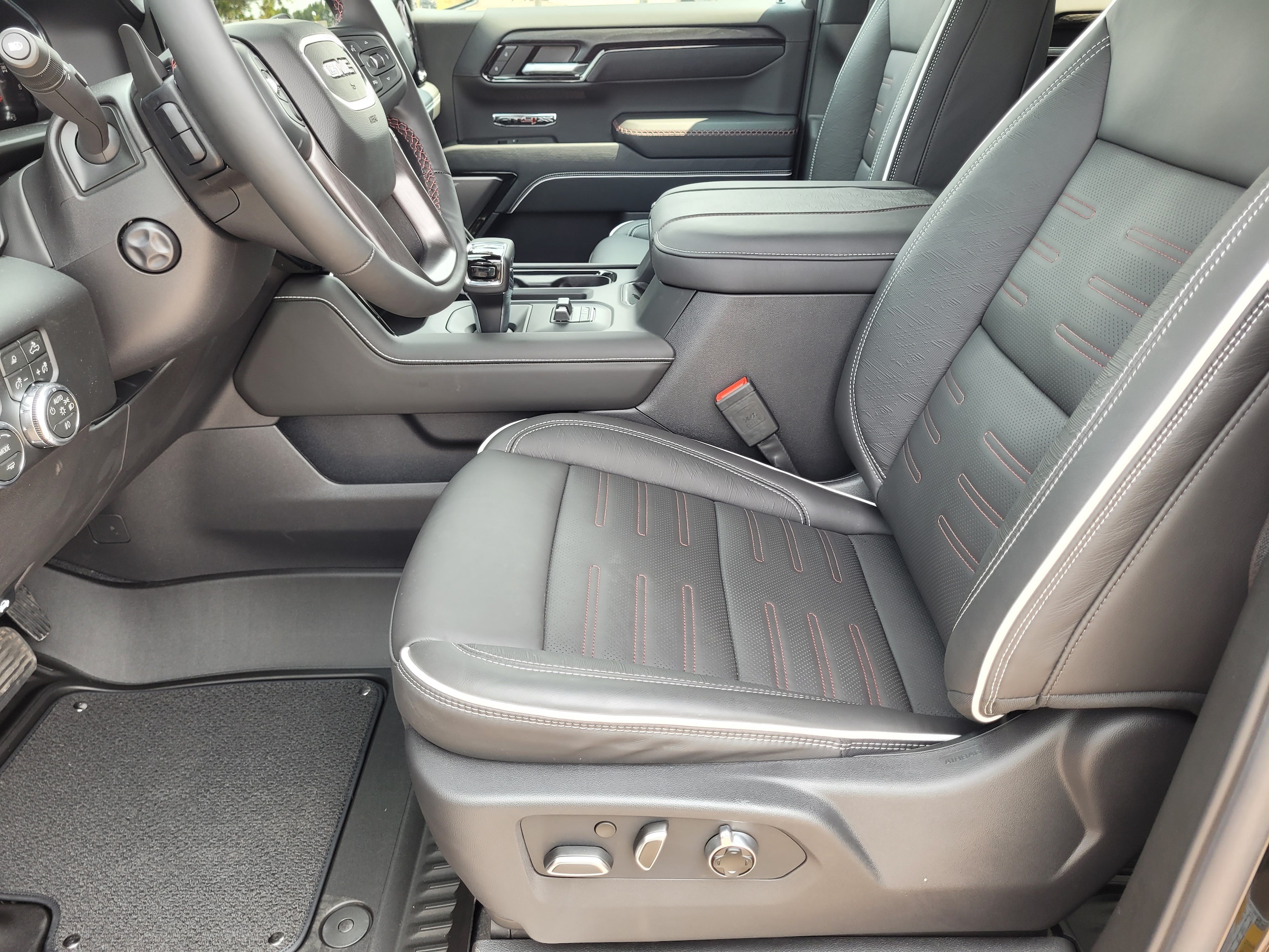 2026 GMC Sierra 1500 AT4X - Photo 20