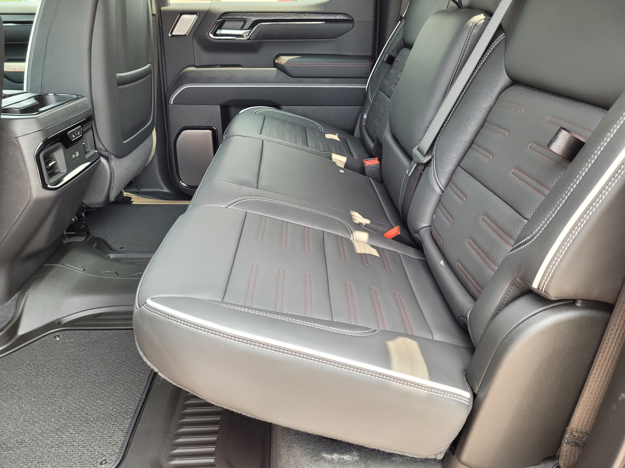 2026 GMC Sierra 1500 AT4X - Photo 25