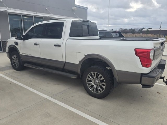 2018 Nissan Titan XD Platinum Reserve's photo