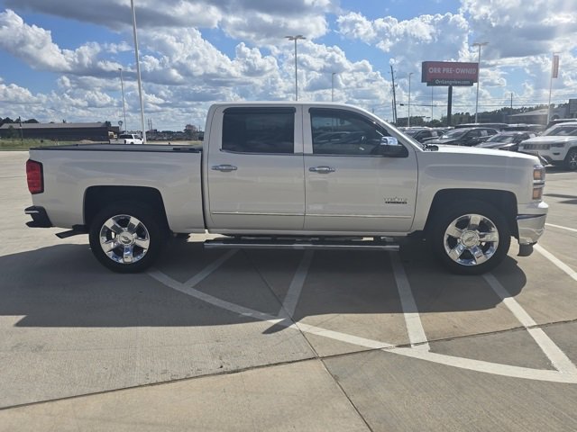 2015 Chevrolet Silverado 1500 LTZ photo 2
