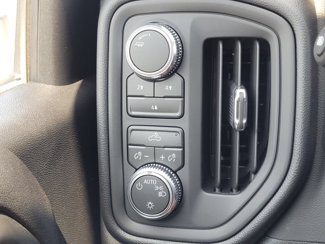 2026 GMC Sierra 3500 Chassis Cab Pro - Photo 17