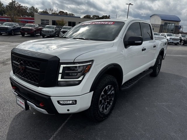 2024 Nissan Titan PRO-4X photo 2