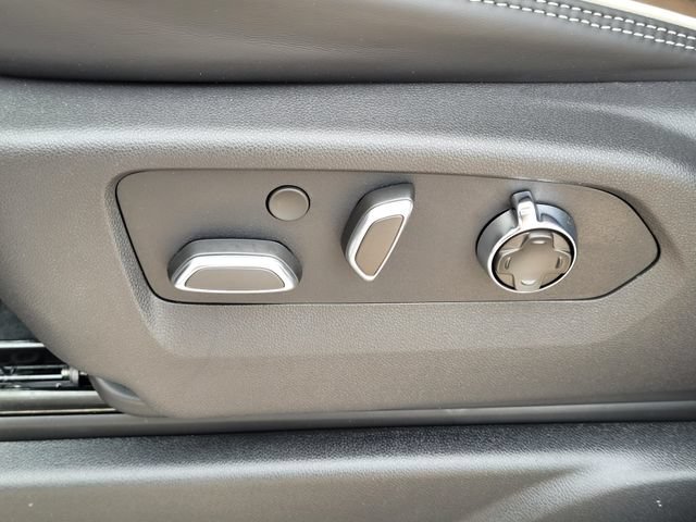 2026 GMC Yukon XL Denali Ultimate - Photo 21