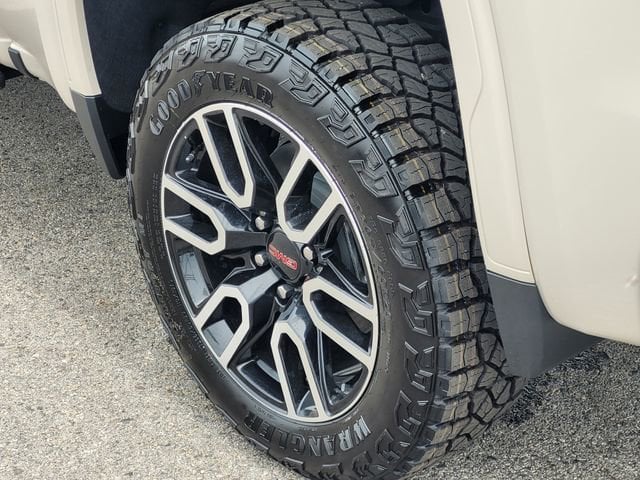 2026 GMC Sierra 1500 AT4 - Photo 7