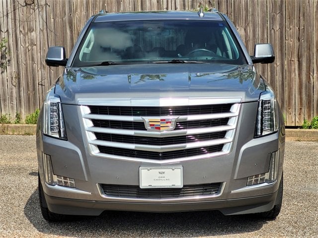 Used 2019 Cadillac Escalade Luxury with VIN 1GYS4BKJ5KR166120 for sale in Longview, TX