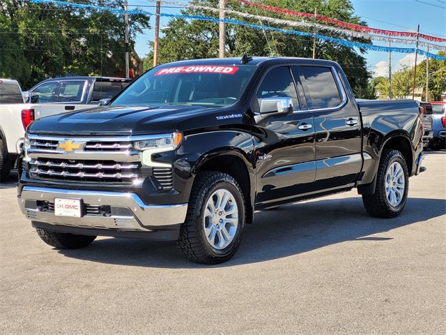 2022 Chevrolet Silverado 1500 LTZ photo 3