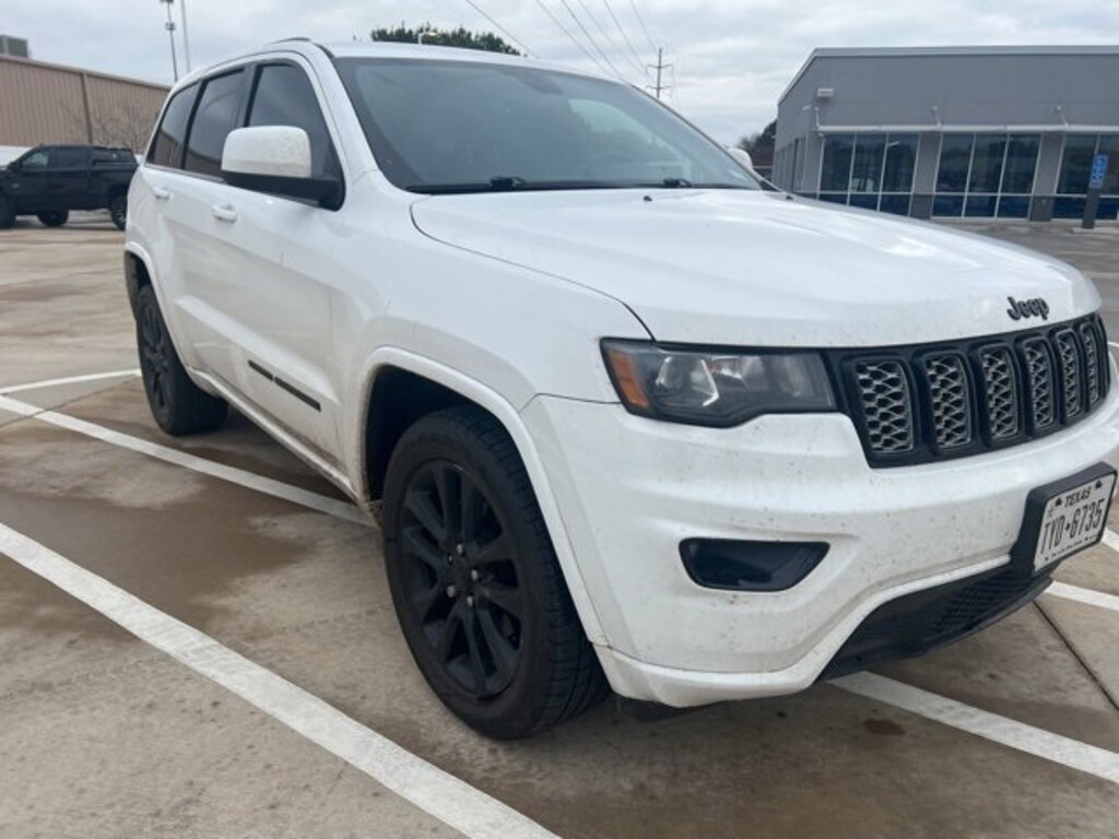 Used 2017 Jeep Grand Cherokee Altitude