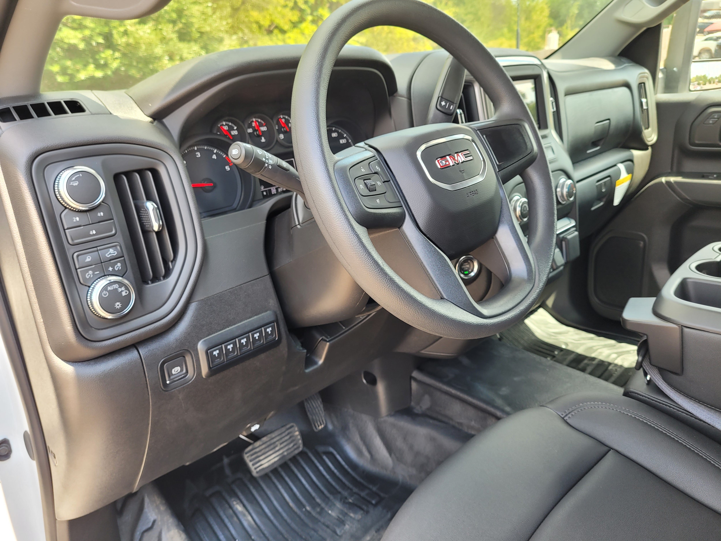 2026 GMC Sierra 3500 Chassis Cab Pro - Photo 23