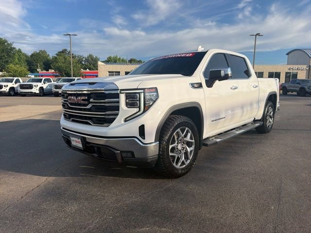 2022 GMC Sierra 4WD Crew Cab Short Box SLT's photo