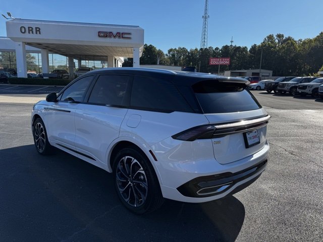 2025 Lincoln Nautilus Reserve photo 4