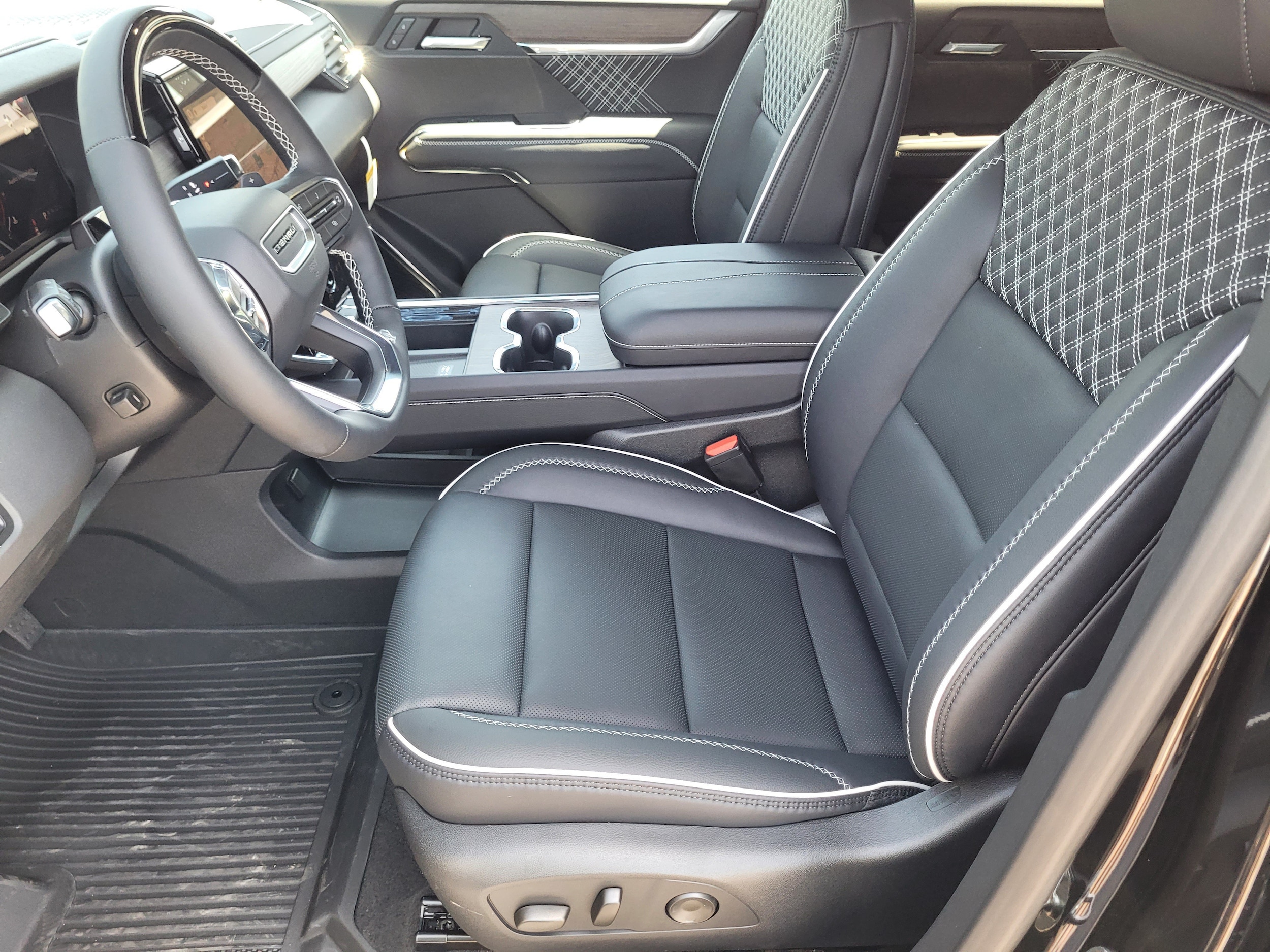 2026 GMC Acadia Denali - Photo 19