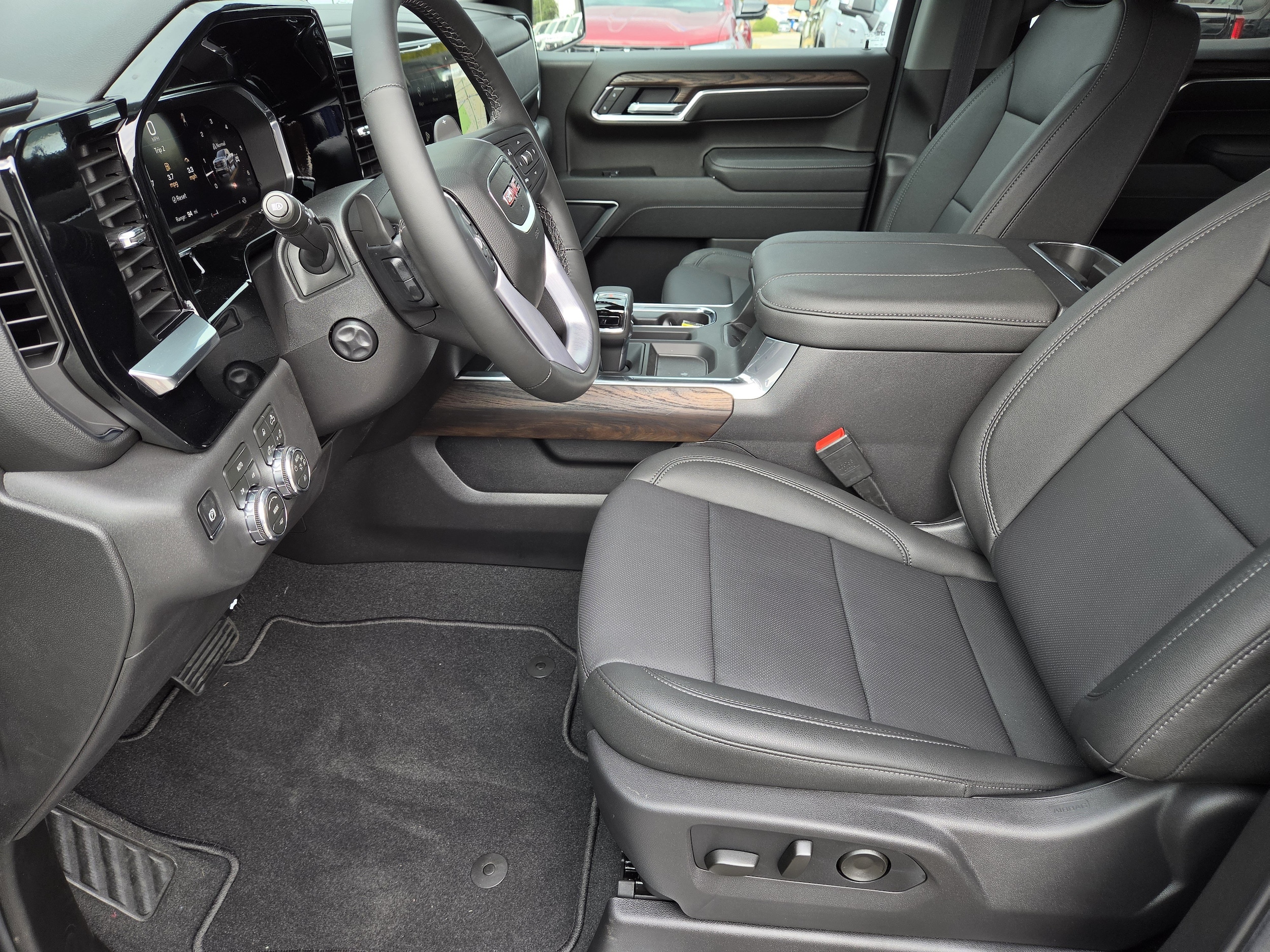 2026 GMC Sierra 1500 SLT - Photo 22