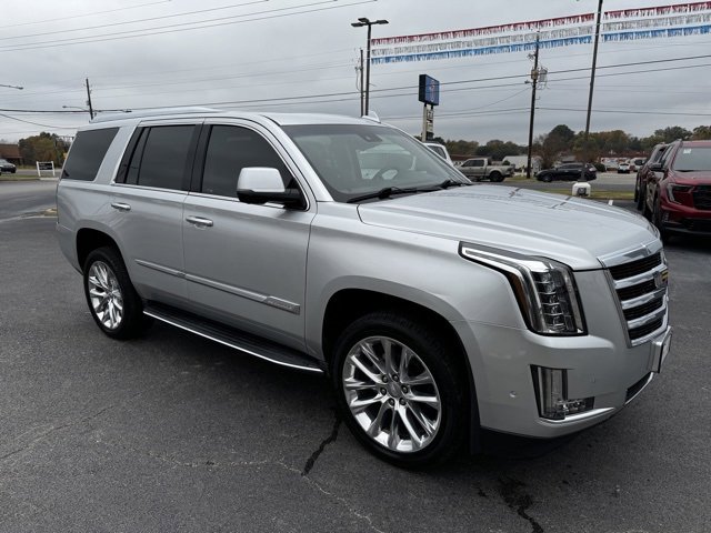 2018 Cadillac Escalade Luxury's photo