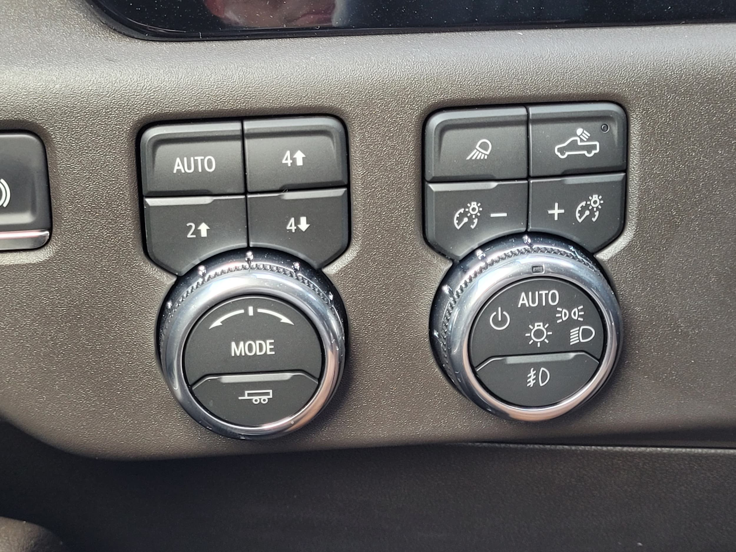 2026 GMC Sierra 1500 SLT - Photo 18