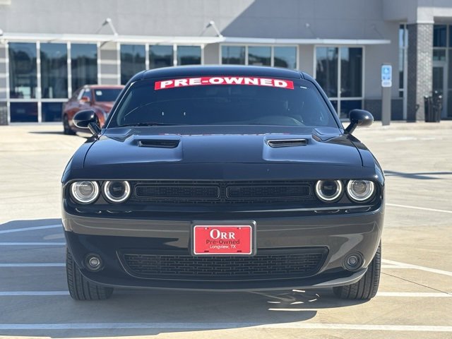 2023 Dodge Challenger SXT photo 2