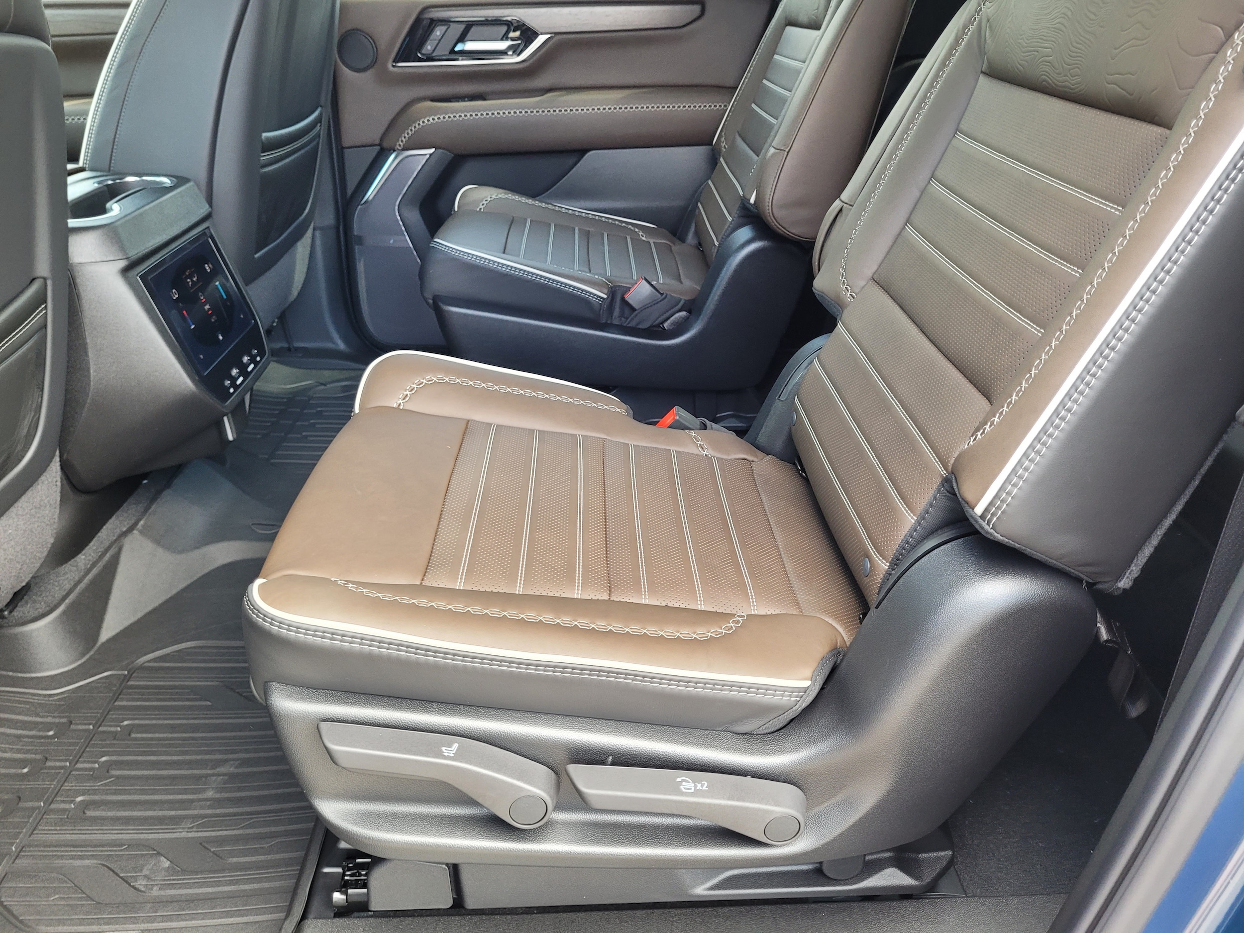 2026 GMC Yukon XL Denali Ultimate - Photo 24