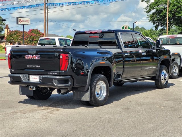 2024 Gmc Sierra 3500 HD Denali photo 4
