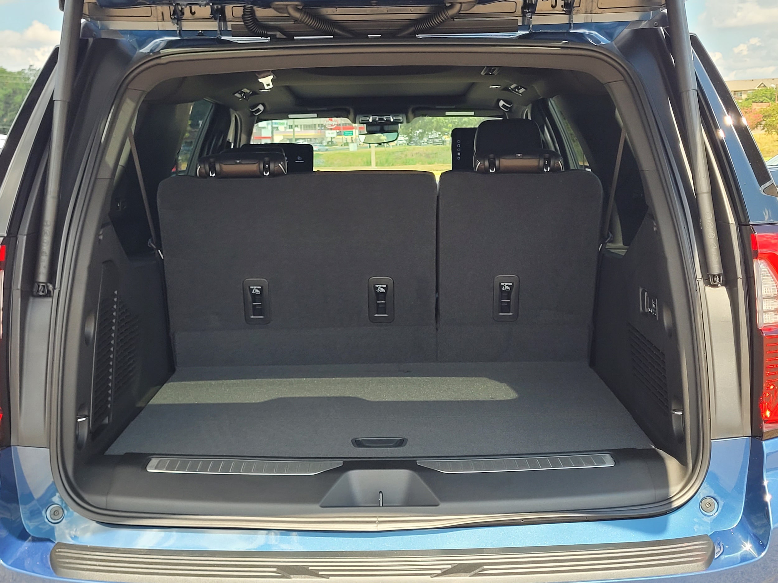 2026 GMC Yukon XL Denali Ultimate - Photo 9