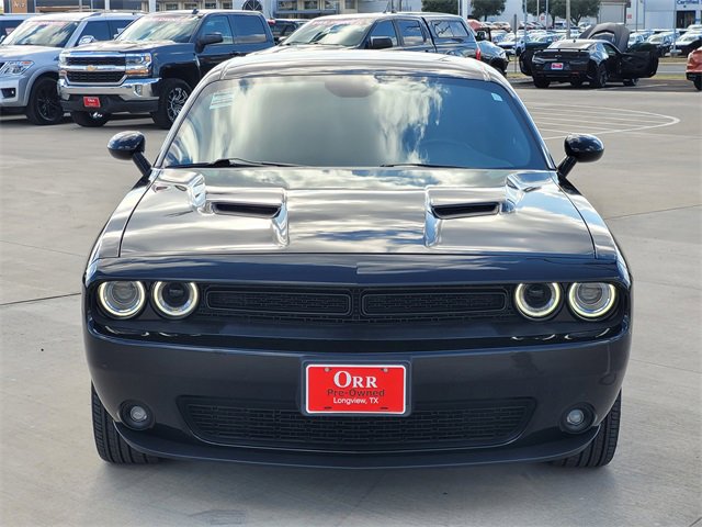 2023 Dodge Challenger SXT photo 2