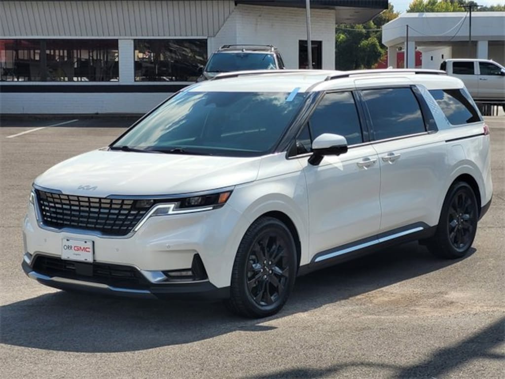 Used 2024 Kia Carnival SX