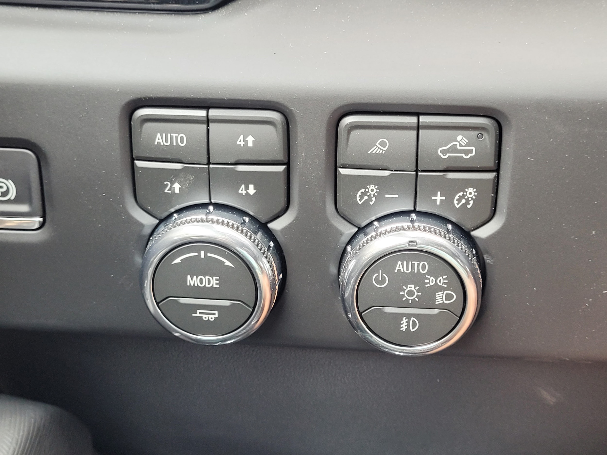 2026 GMC Sierra 1500 AT4X - Photo 18