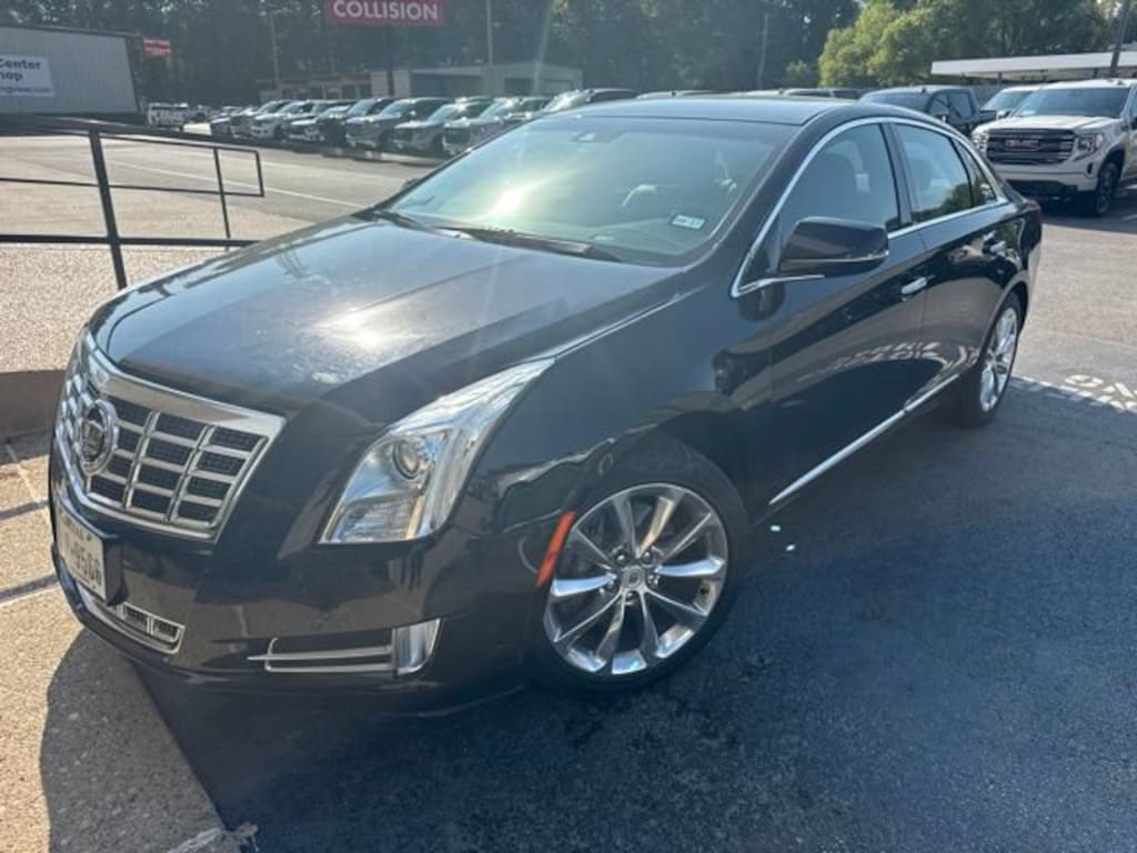 Used 2013 CADILLAC XTS Luxury Car