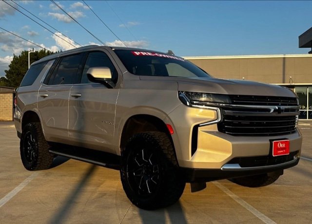 2021 Chevrolet Tahoe LT photo 2