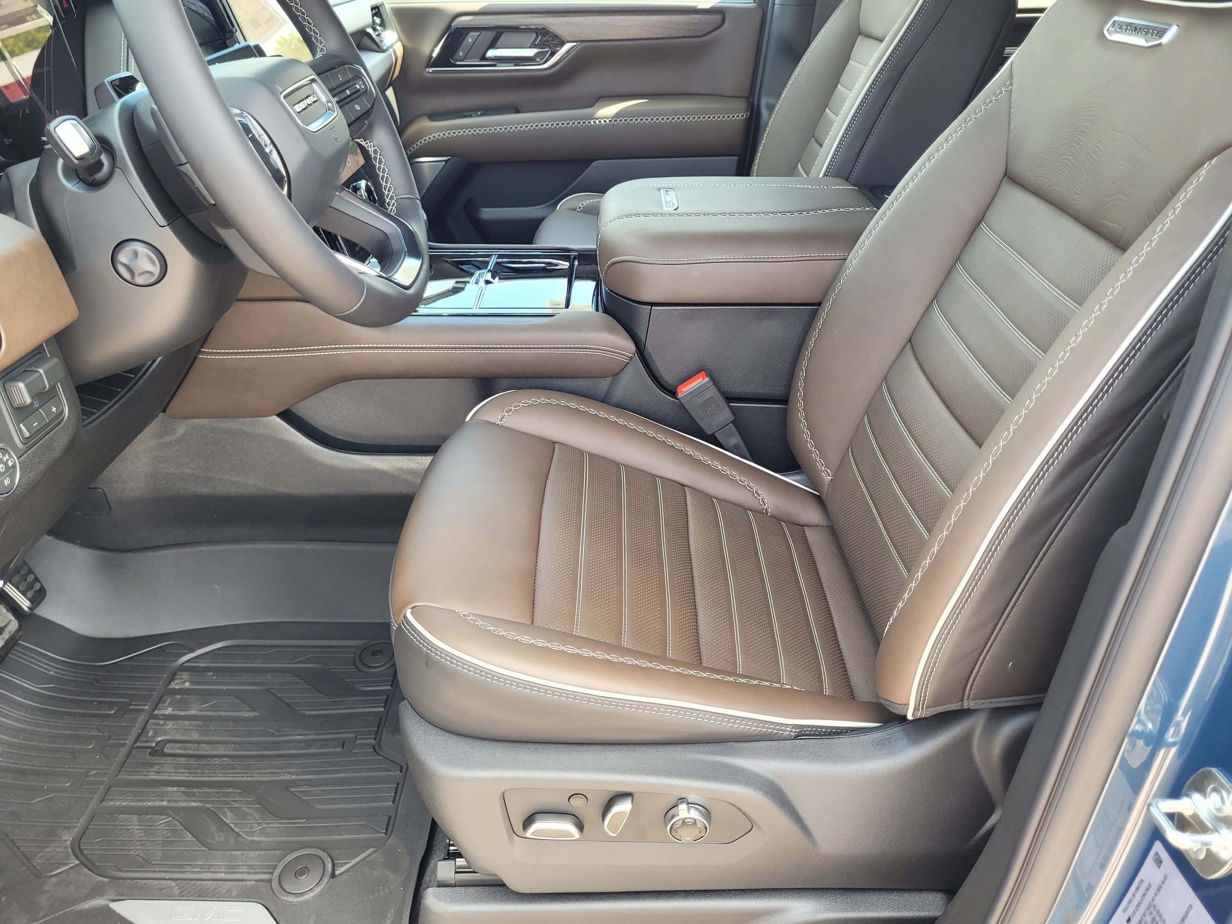 2026 GMC Yukon XL Denali Ultimate - Photo 20
