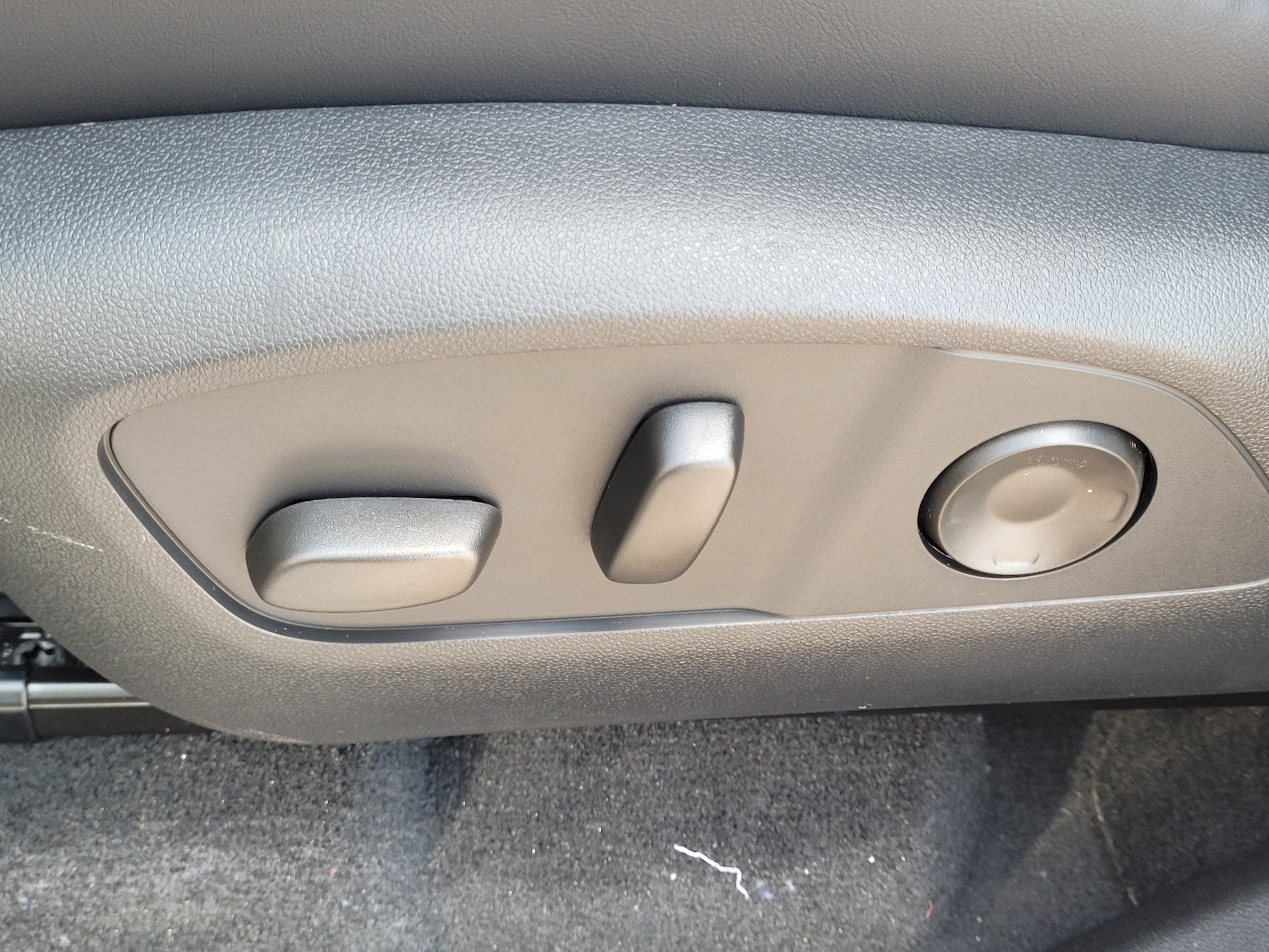 2026 GMC Acadia Denali - Photo 22