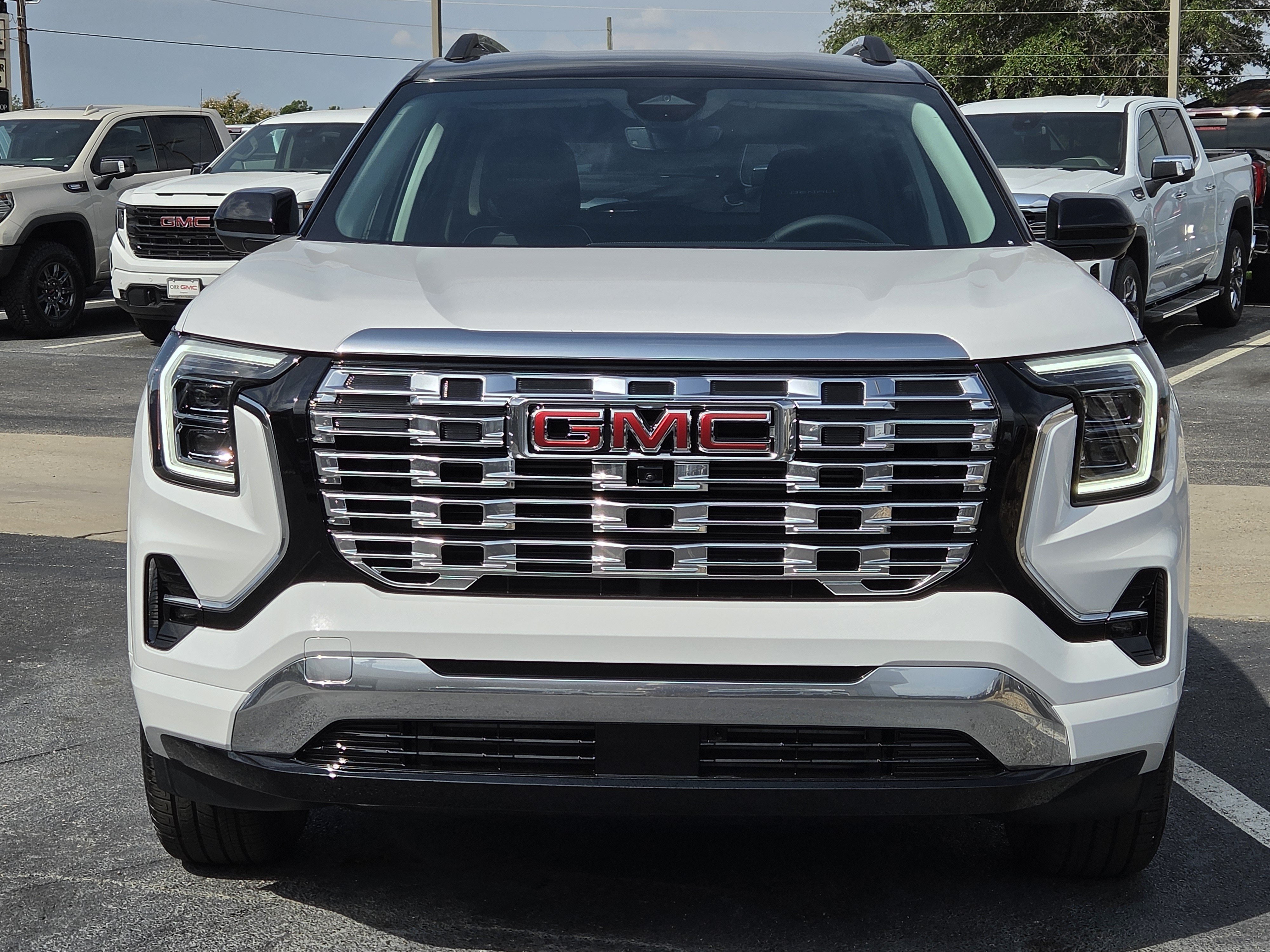 2027 GMC Terrain Denali - Photo 2