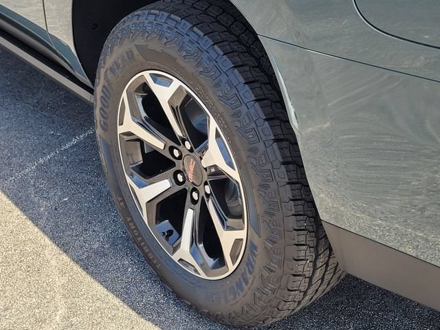 2026 GMC Yukon XL AT4 - Photo 6