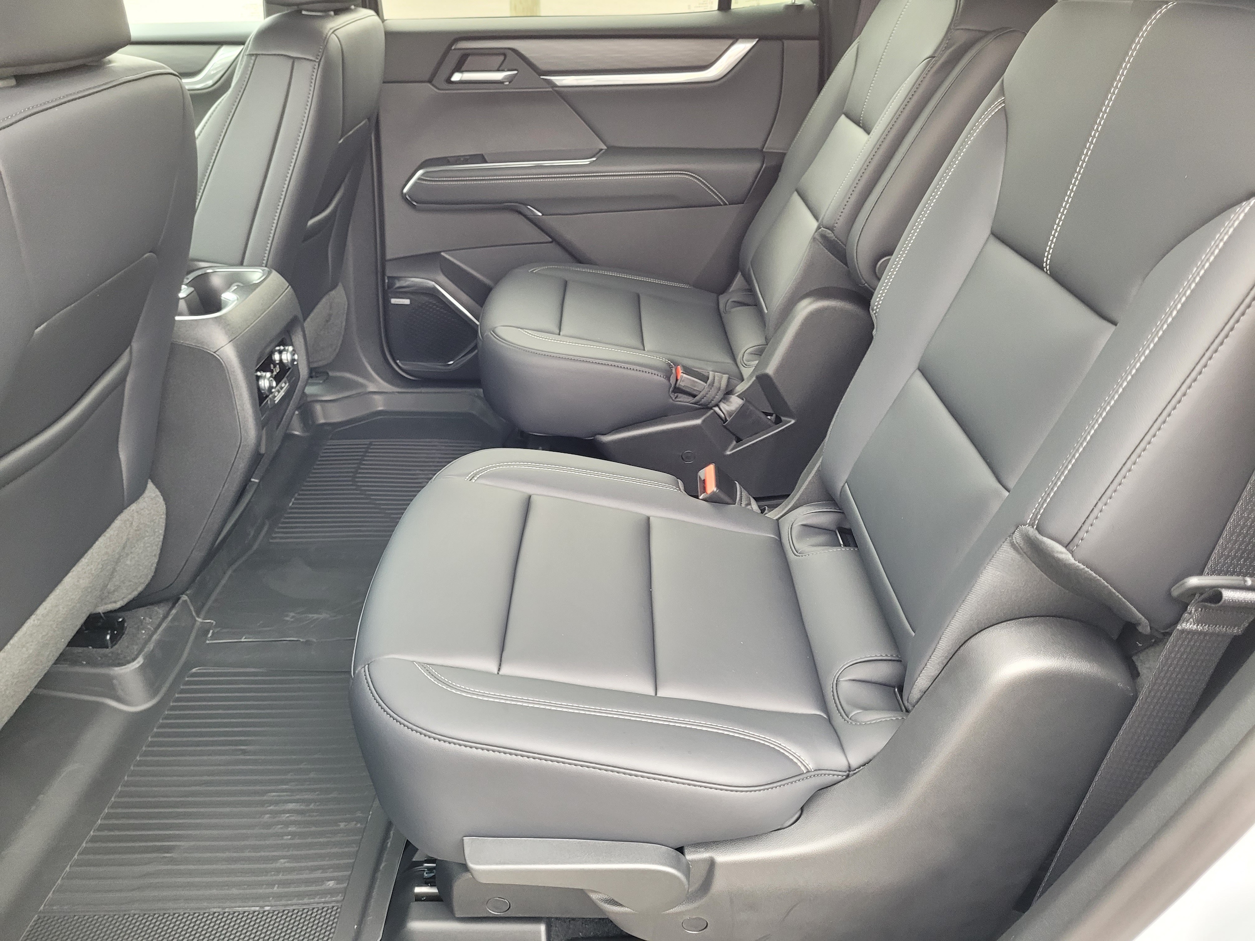 2027 GMC Acadia Elevation - Photo 24