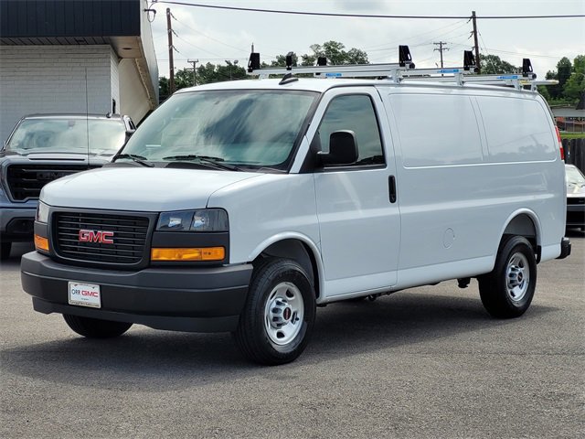 2025 Gmc Savana Cargo 2500 photo 3