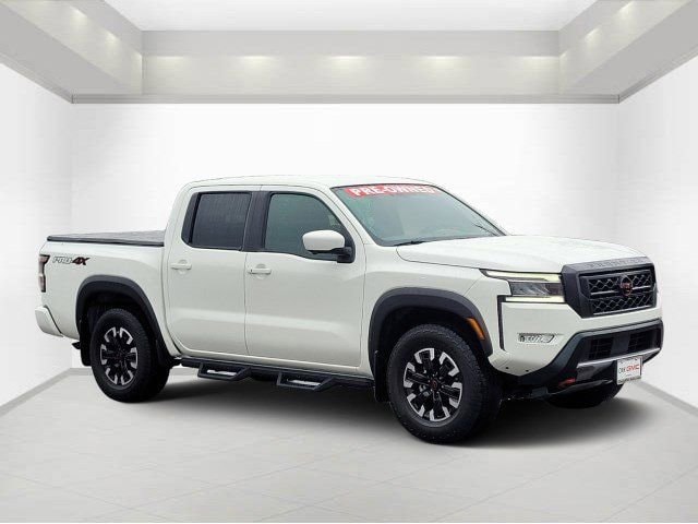 2024 Nissan Frontier PRO-4X Crew Cab 4X4's photo