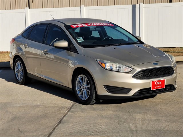 2018 Ford Focus SE's photo