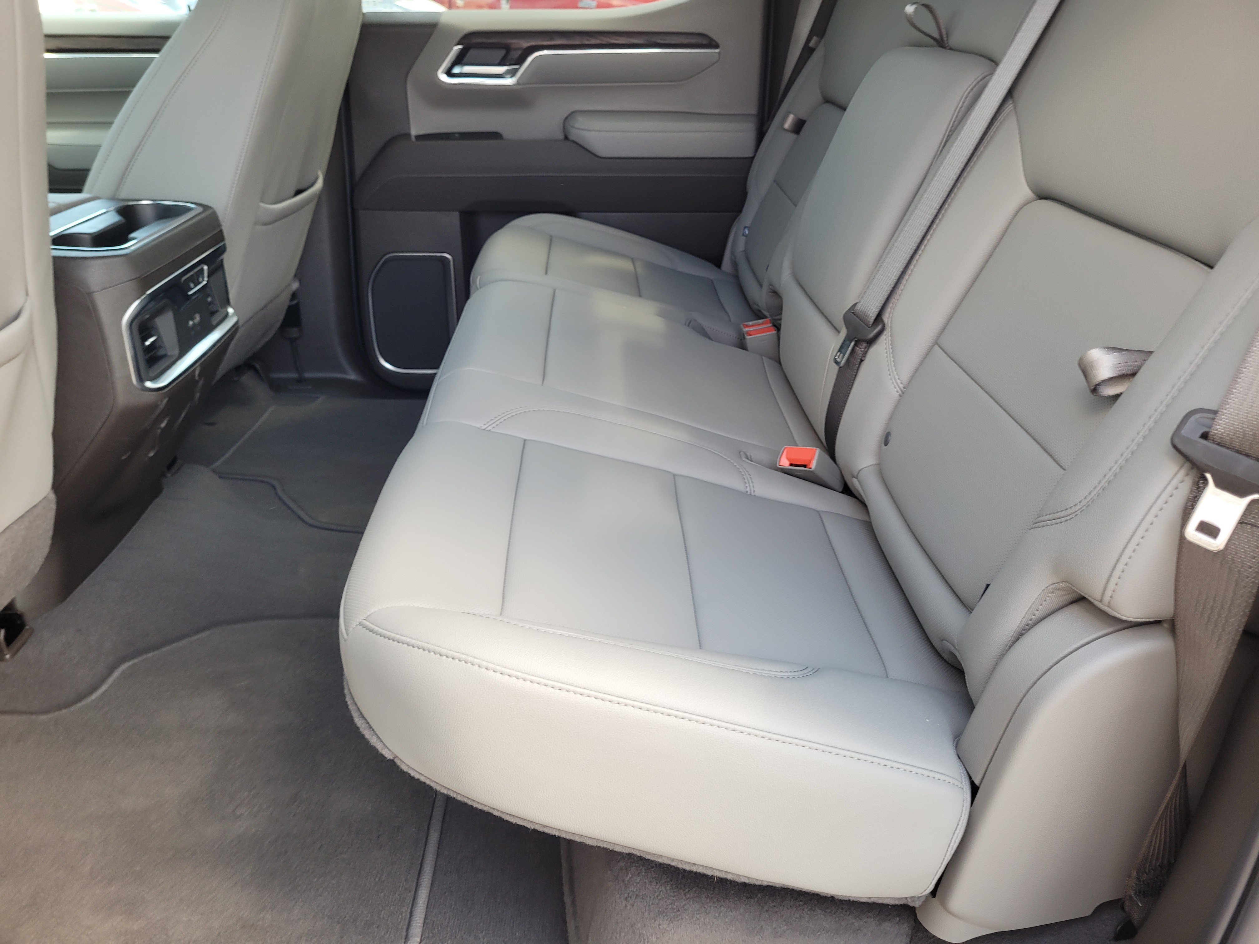 2026 GMC Sierra 1500 SLT - Photo 25