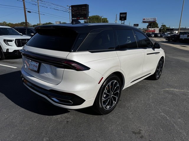 2025 Lincoln Nautilus Reserve photo 3