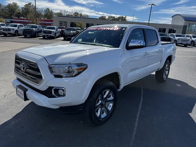 2016 Toyota Tacoma Limited photo 2